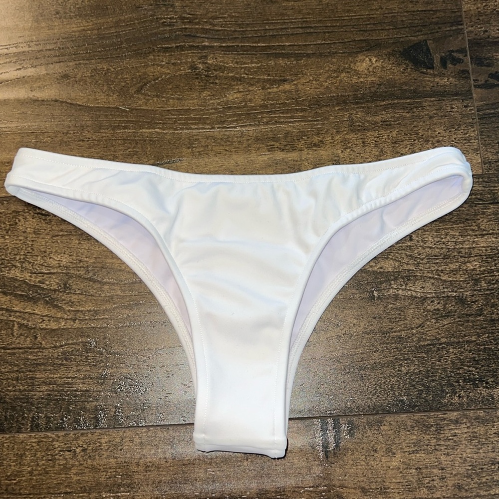 NWOT Swimwear Cheeky Bikini Bottoms - made in Dominican Republic